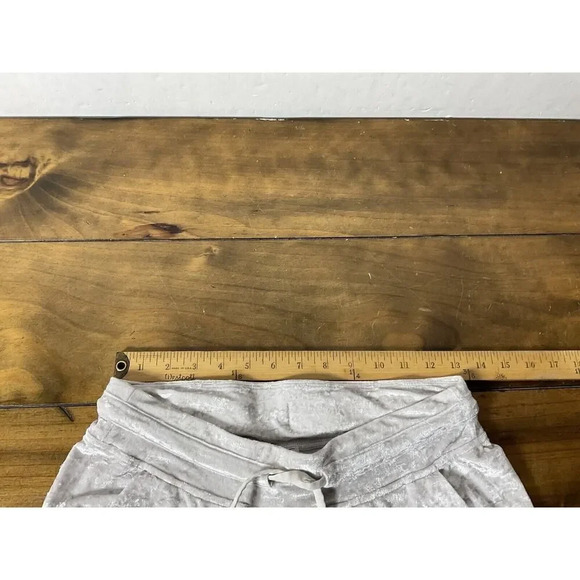 Lululemon Ready To Crush Crushed Velvet Velour Joggers Size 6 Chrome - Picture 9 of 11